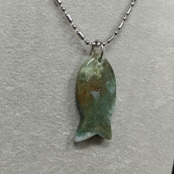Moss Agate Fish Necklace Natural Gemstone Crystal Fish Pendant Stainless-Steel - Picture 4 of 14